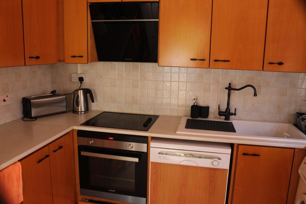 Ivoton Home Paphos Esterno foto