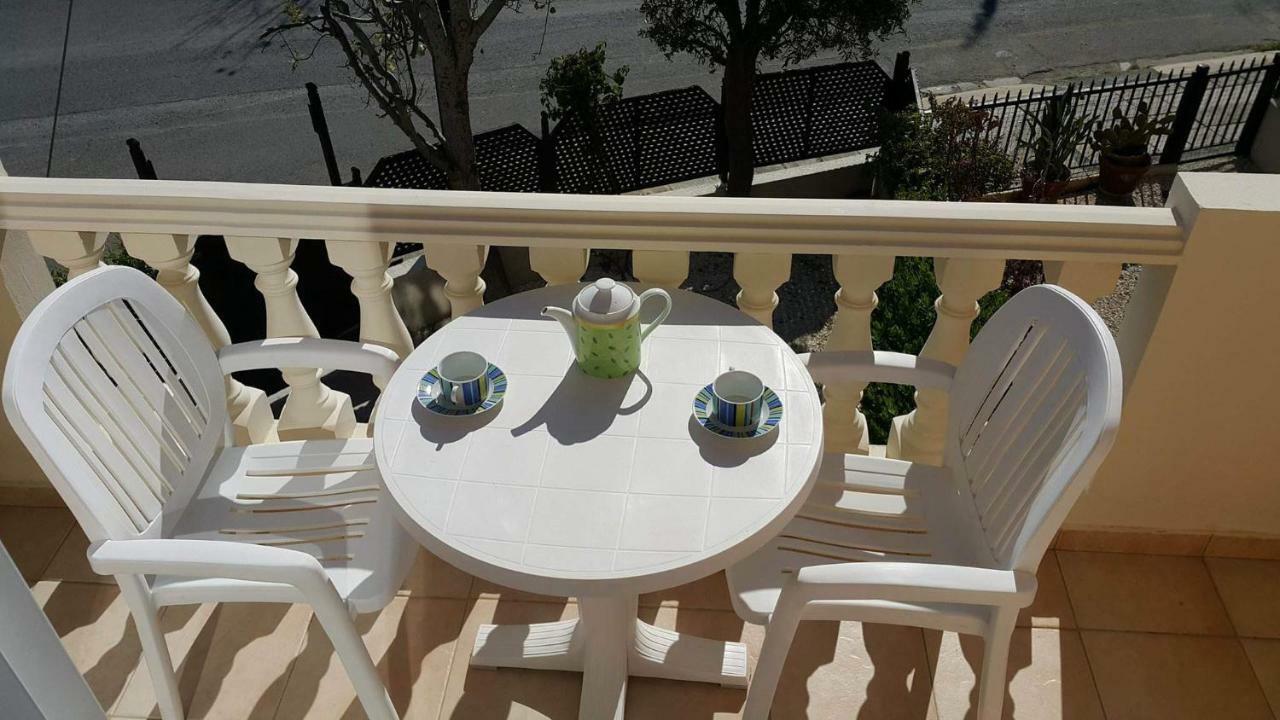 Ivoton Home Paphos Esterno foto