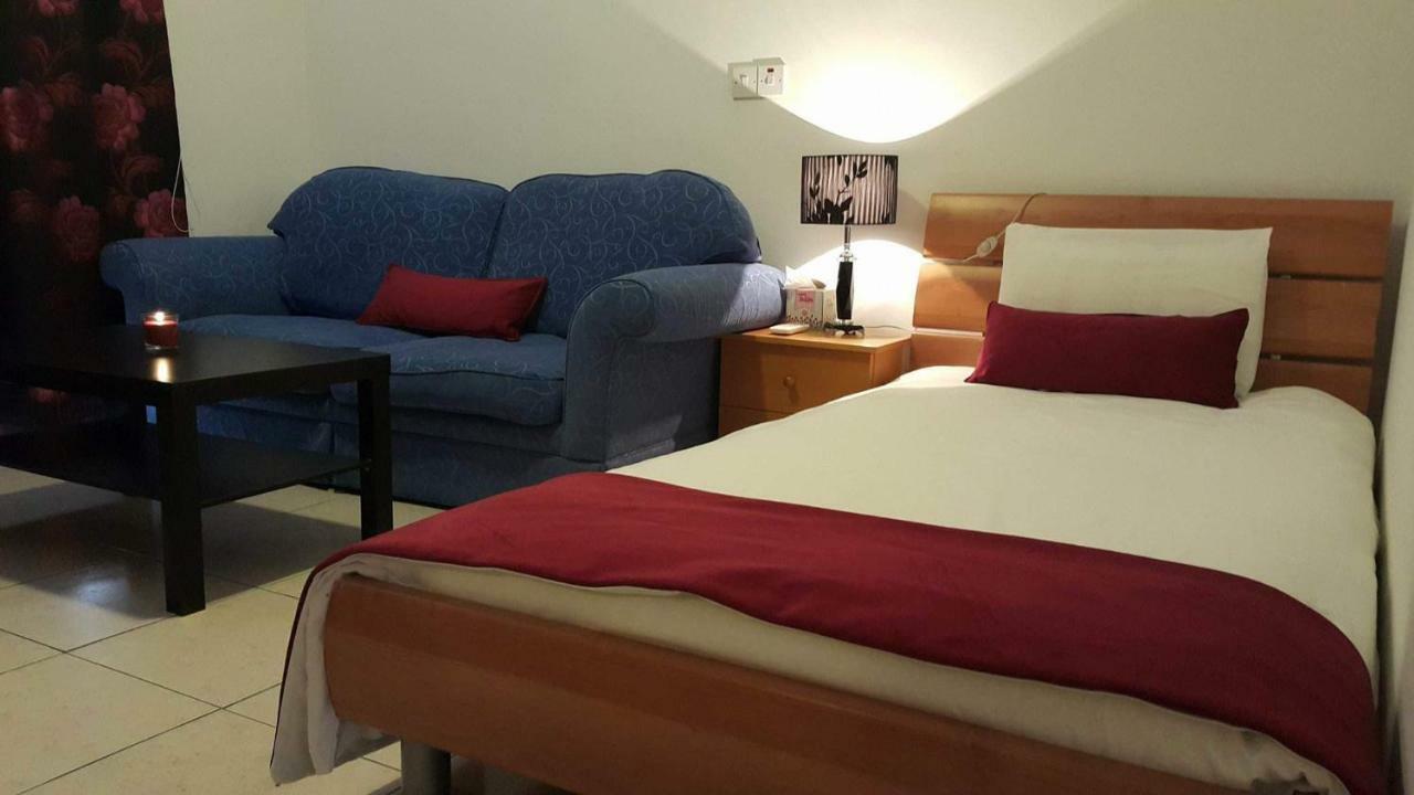 Ivoton Home Paphos Esterno foto