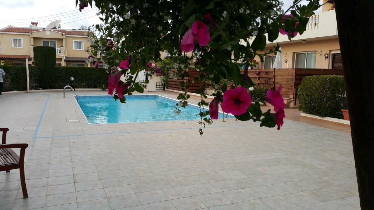 Ivoton Home Paphos Esterno foto