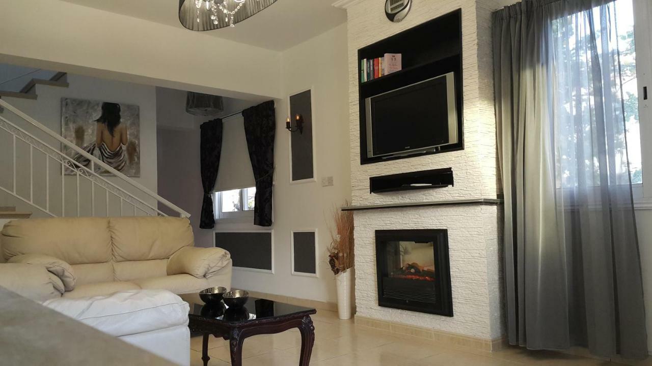 Ivoton Home Paphos Esterno foto