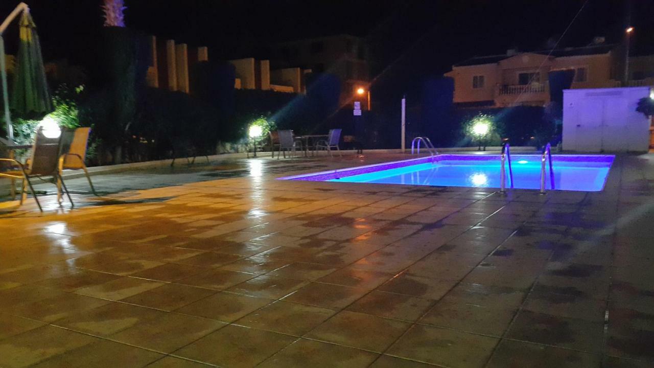 Ivoton Home Paphos Esterno foto